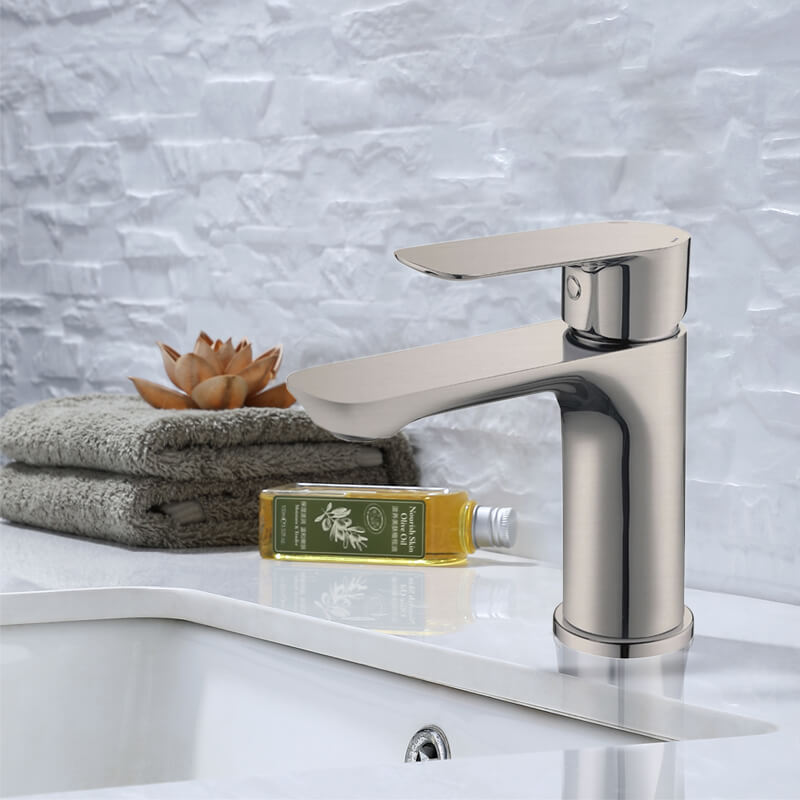 Edvin Bathroom Lavatory Faucet, Solid Brass body, single hole installation