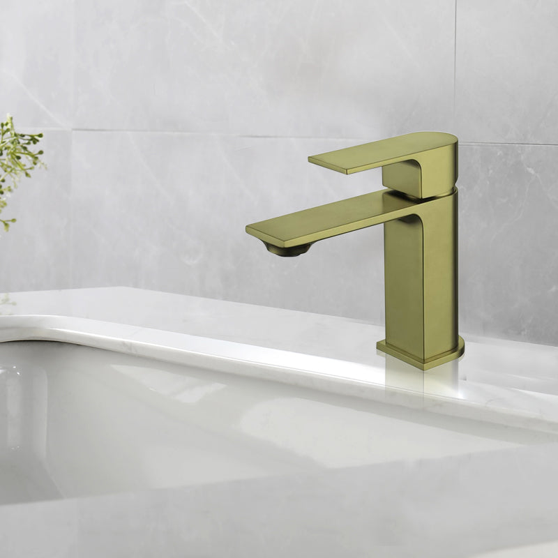 Tyra Bathroom Lavatory Faucet for single hole installation, Solid Brass