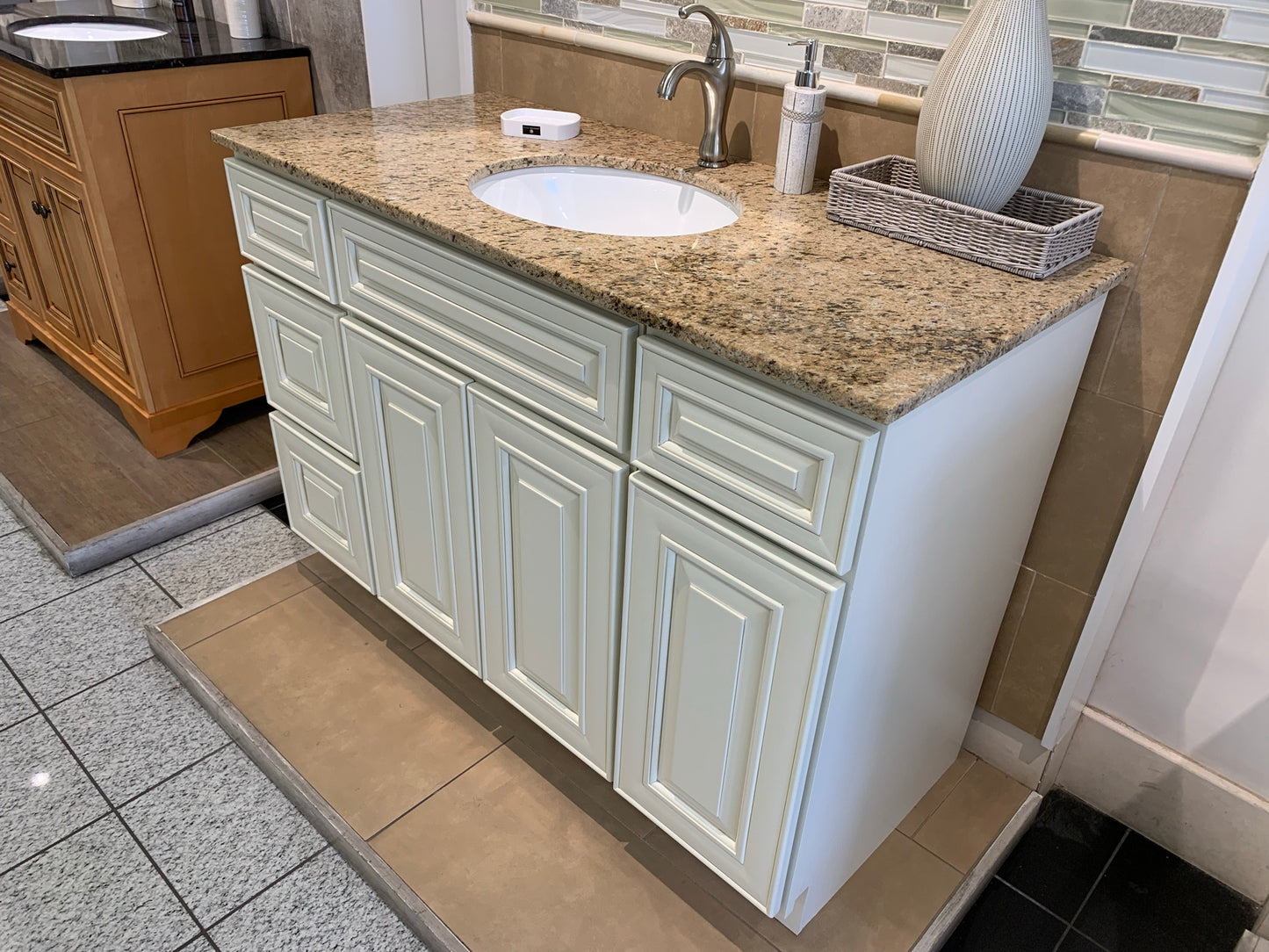 AK-Lancaster Antique White Raised Panel