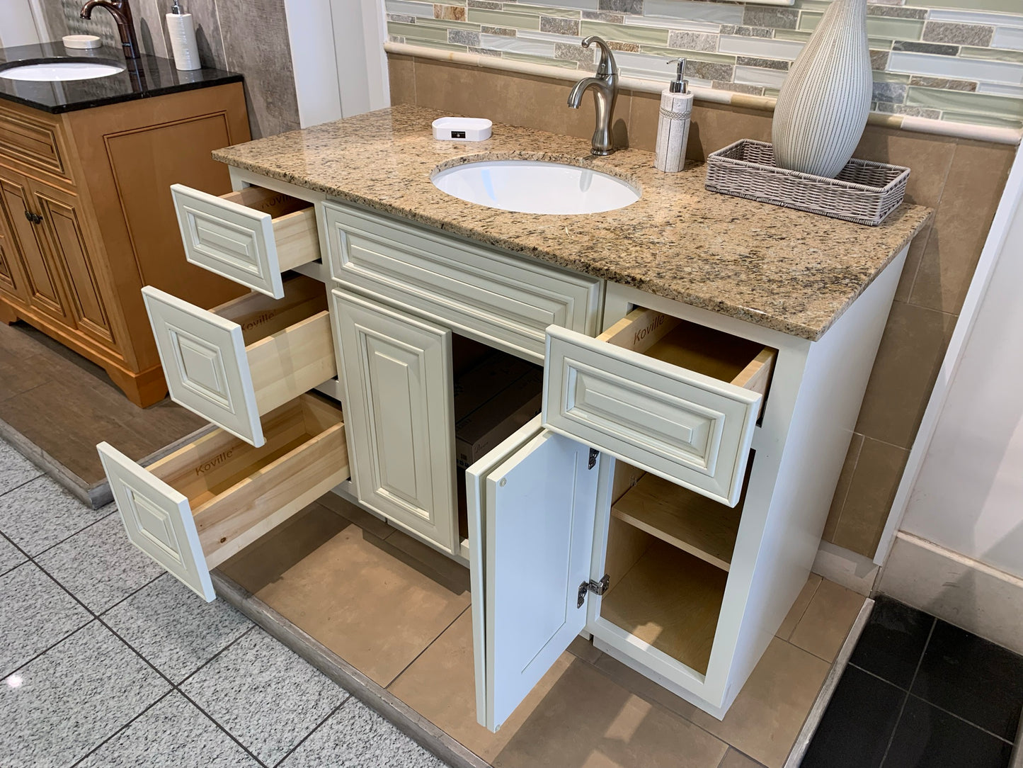 AK-Lancaster Antique White Raised Panel