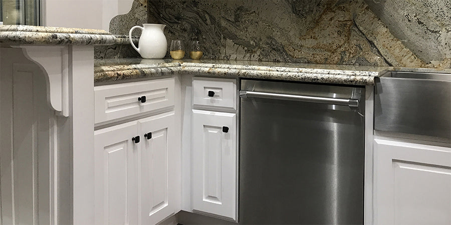 AK-Madison Hillcrest White Raised Panel