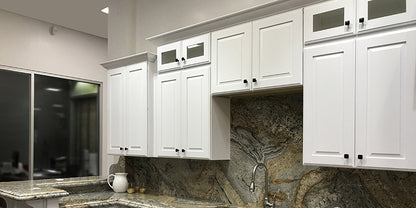 AK-Madison Hillcrest White Raised Panel