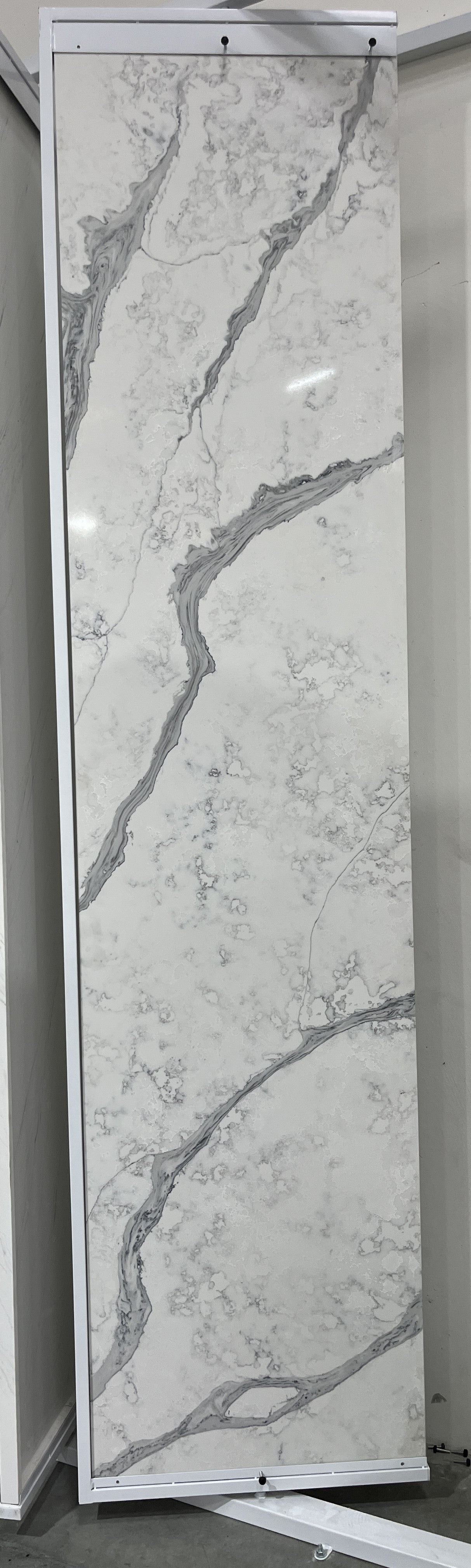 LX-Ashen Cascade Quartz Slab