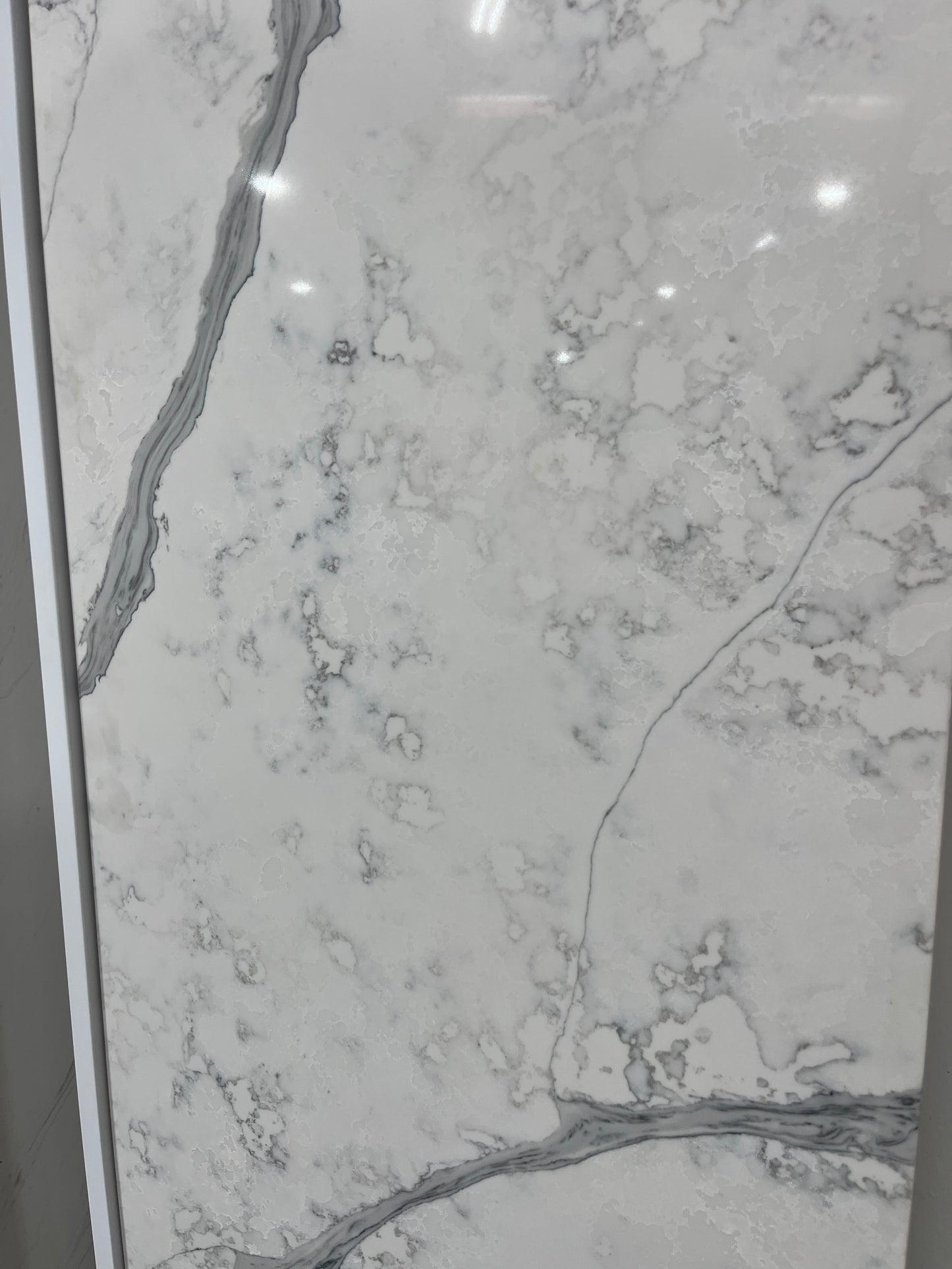 LX-Ashen Cascade Quartz Slab