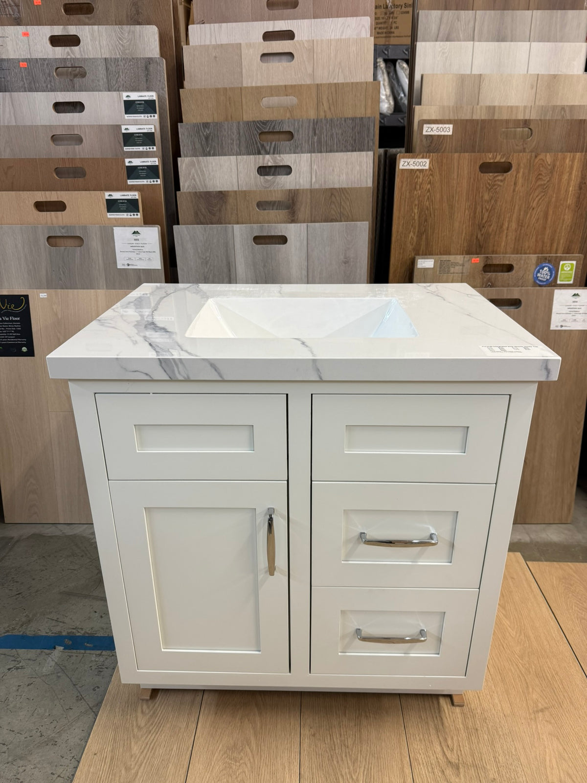 MV-Snow White Inset Shaker