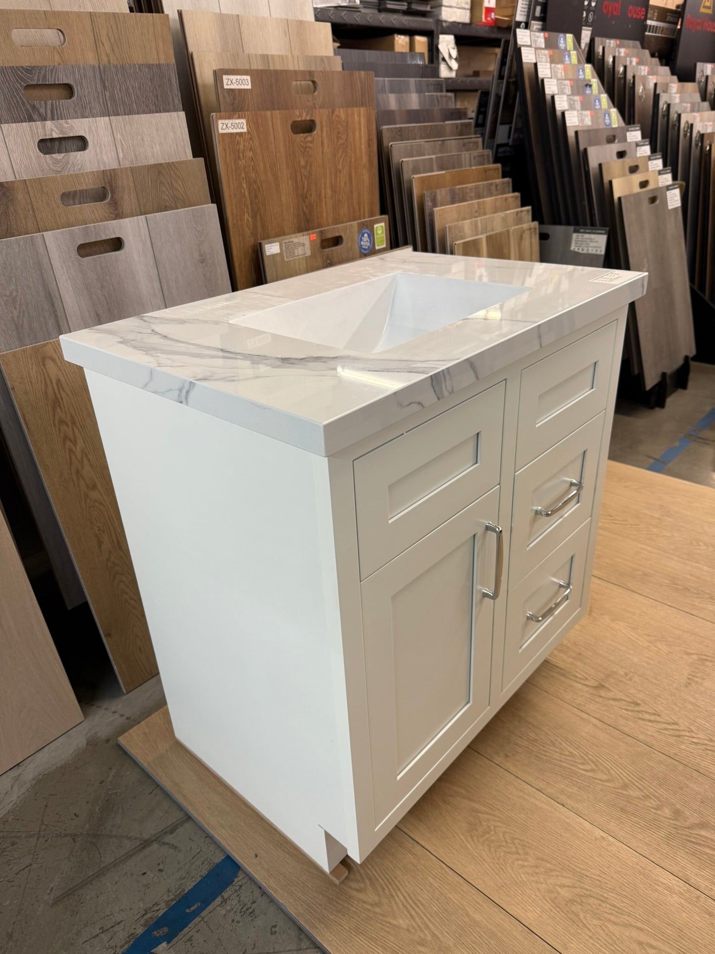 MV-Snow White Inset Shaker