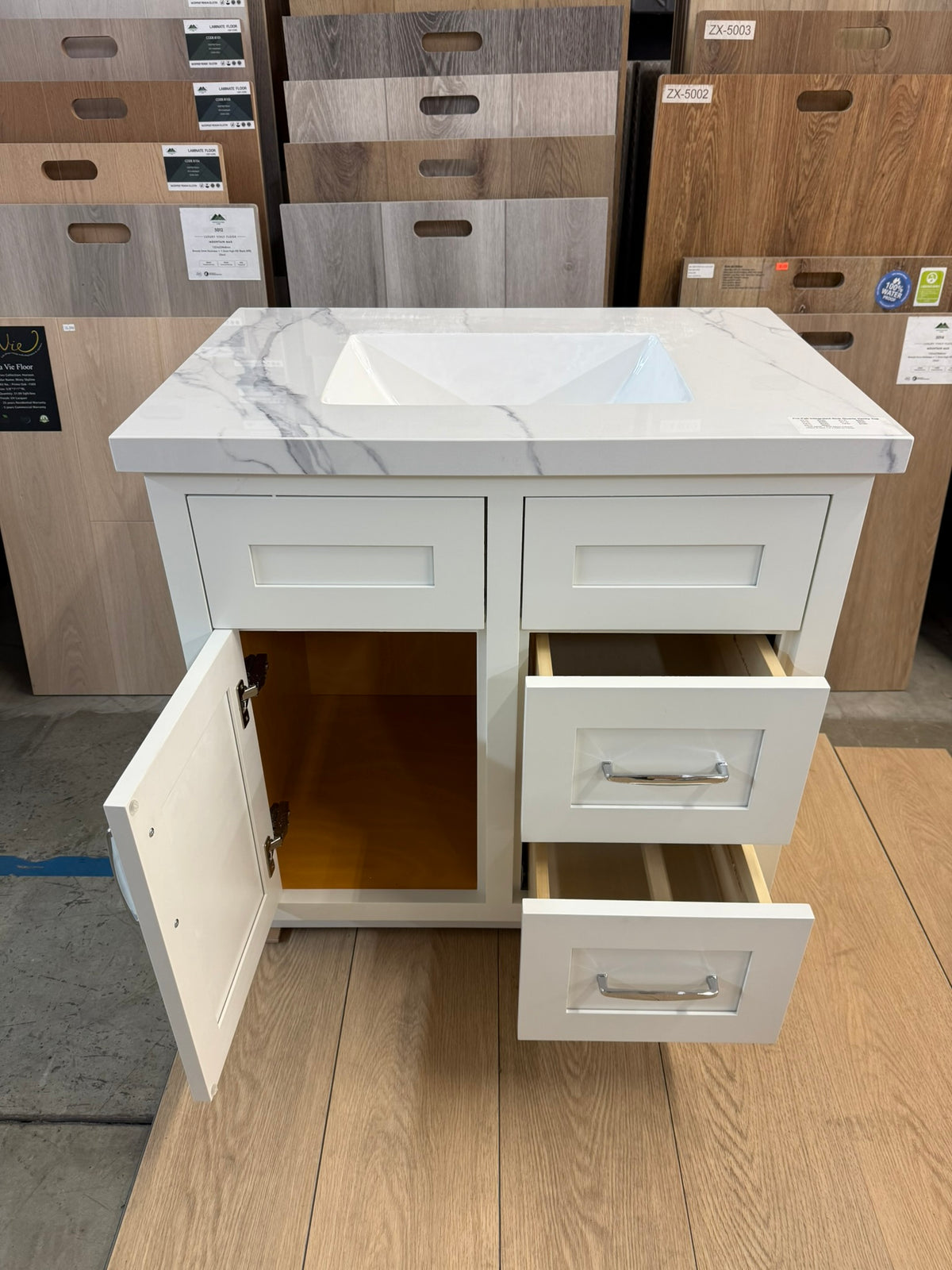 MV-Snow White Inset Shaker