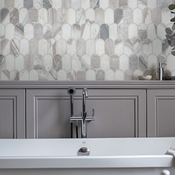 Edessa Scallop Marble Mosaic installed in a finished room