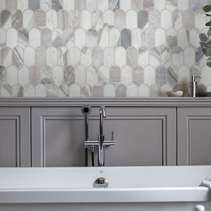 Edessa Scallop Marble Mosaic installed in a finished room