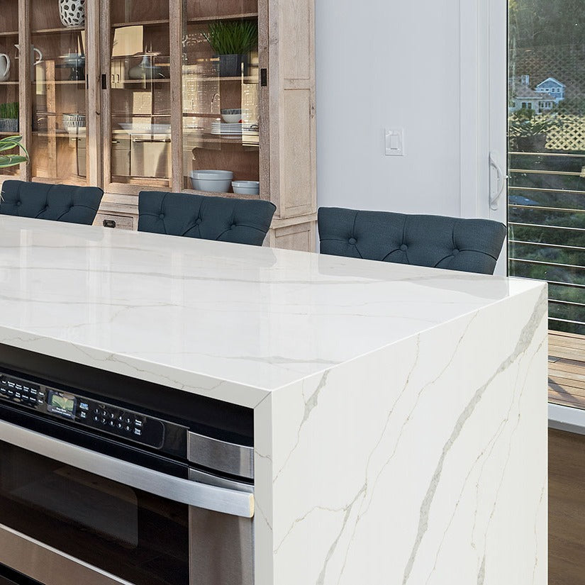 Calacatta Idillio quartz countertop installed in a room setting