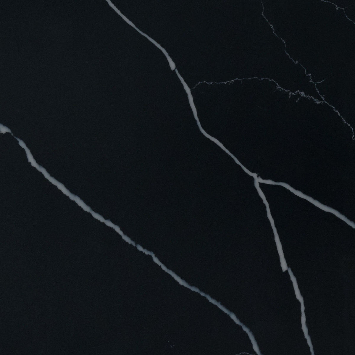 Marquina Midnight quartz slab, close up of the surface