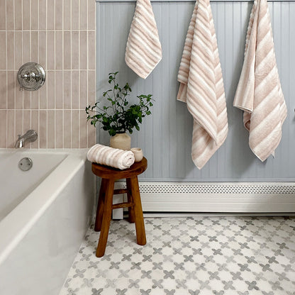 Vera Anne Pattern Marble Mosaic installed in a finished room