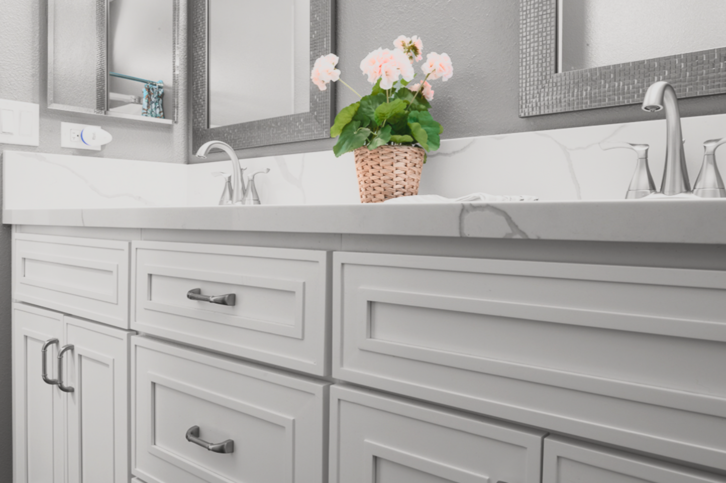 PW-Elegant Shaker White
