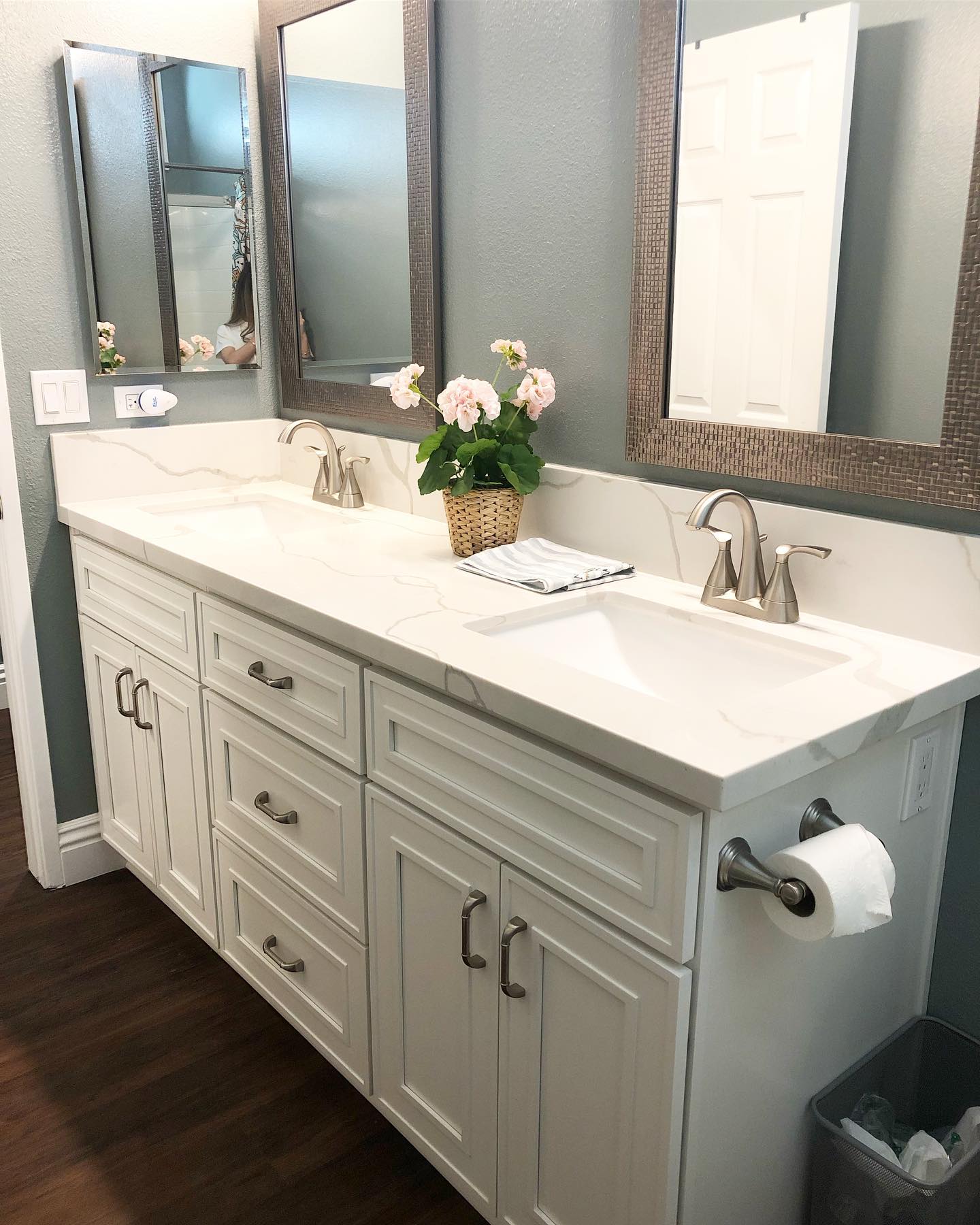 PW-Elegant Shaker White