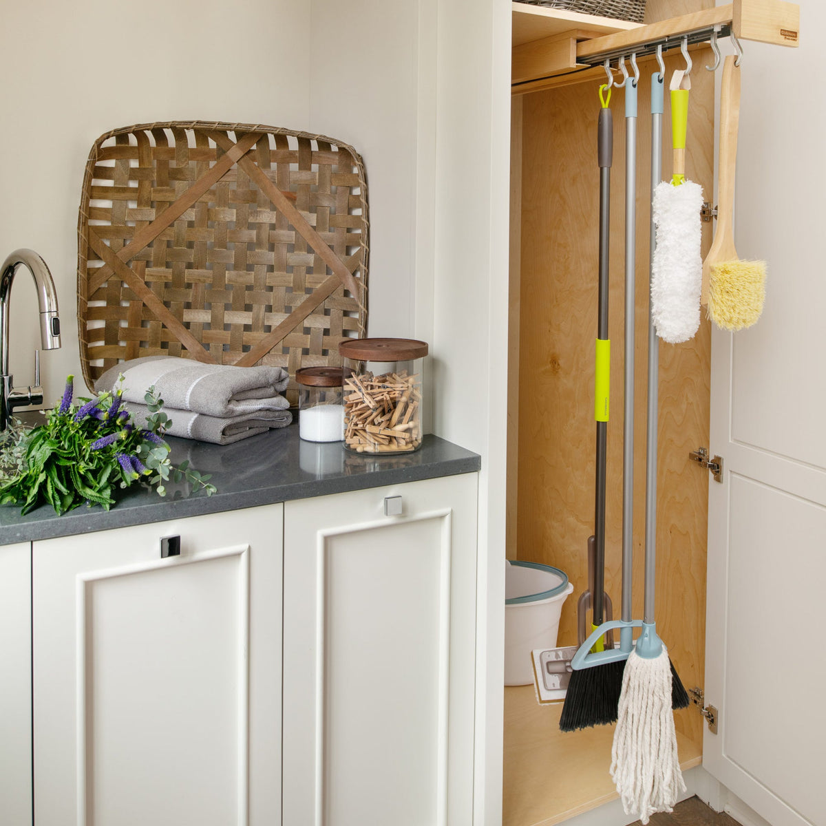Rev-A-Shelf Glideware(TM) Pullout, natural maple