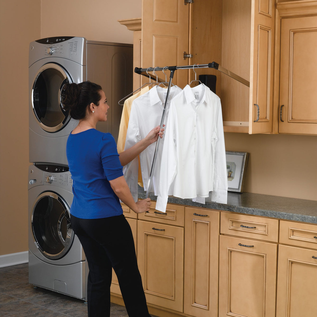 Rev-A-Shelf Pulldown Closet Rod
