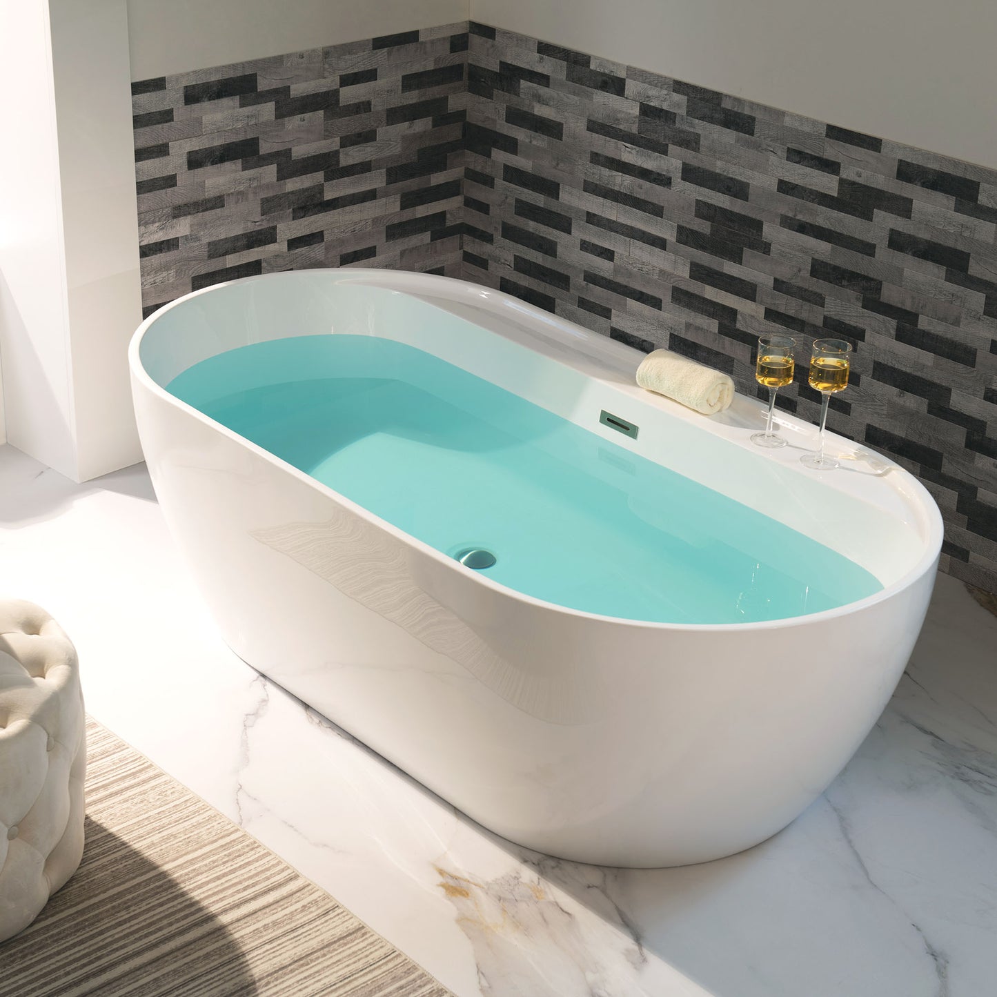 Aura 72" Freestanding Bathtub