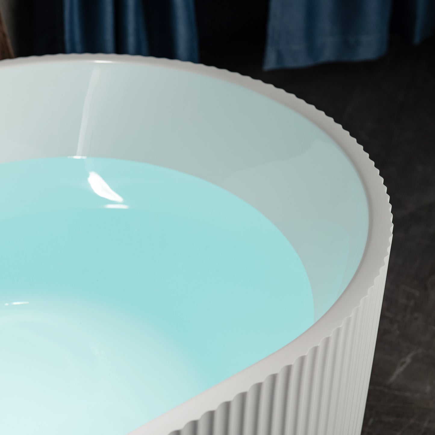 Fune 67" Freestanding Bathtub
