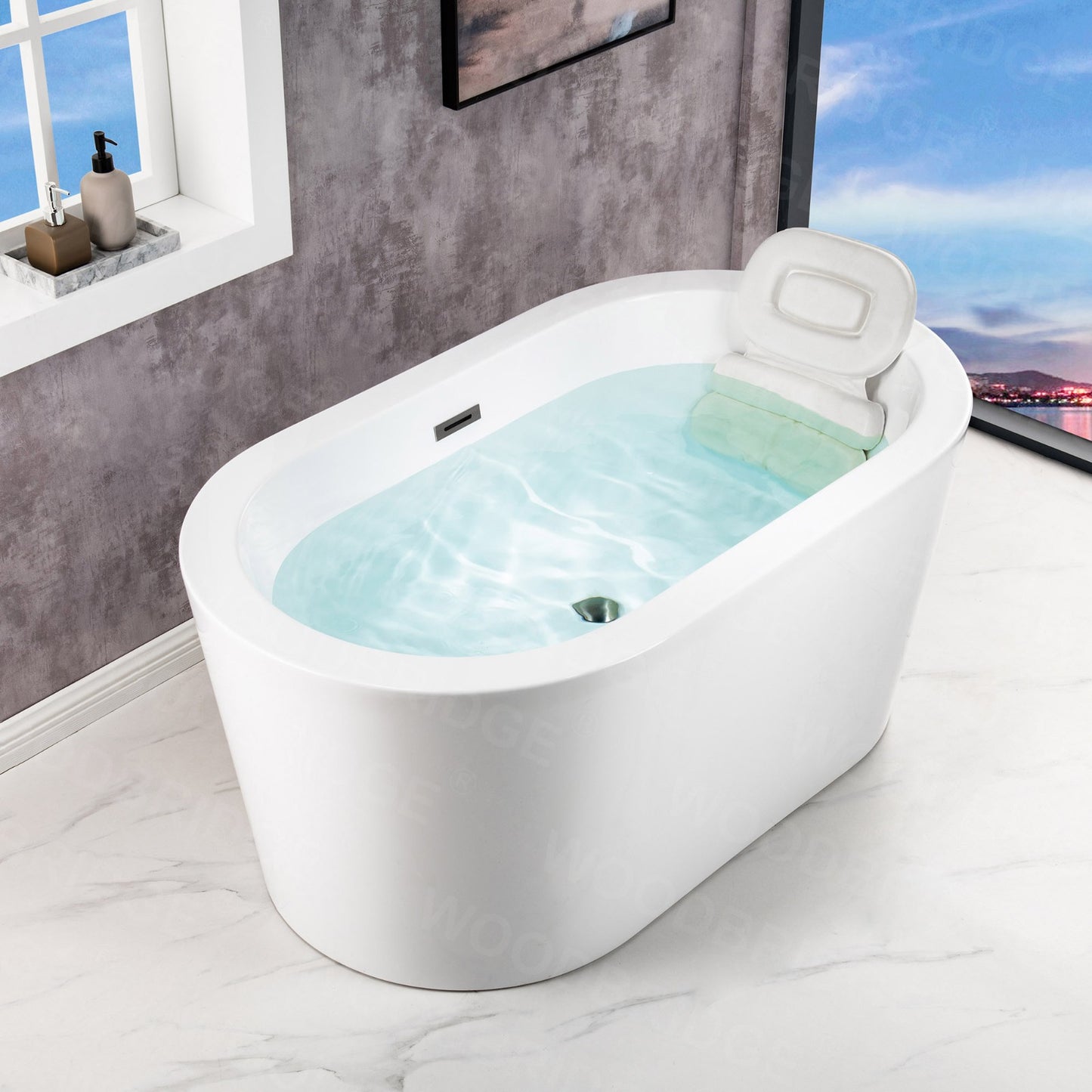 Kiri 56" Freestanding Bathtub
