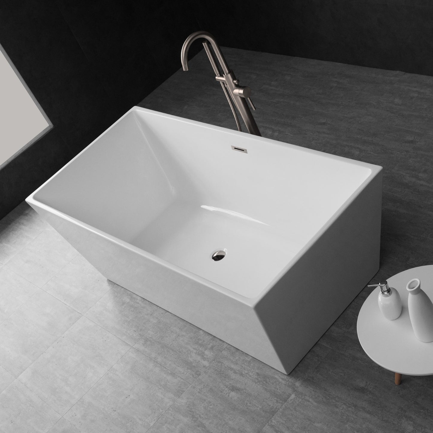 Nami 59" Freestanding Bathtub