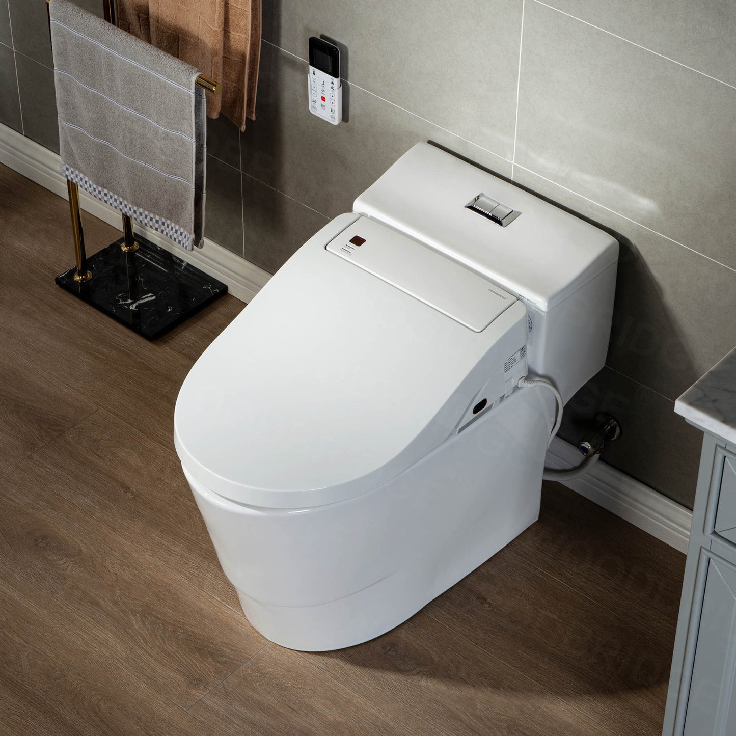 Selene Elongated Intelligent Bidet Toilet - seat detail